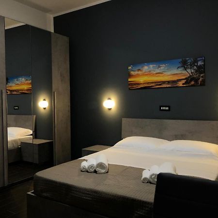 Hotel Neyra Beach ริมินี ภายนอก รูปภาพ