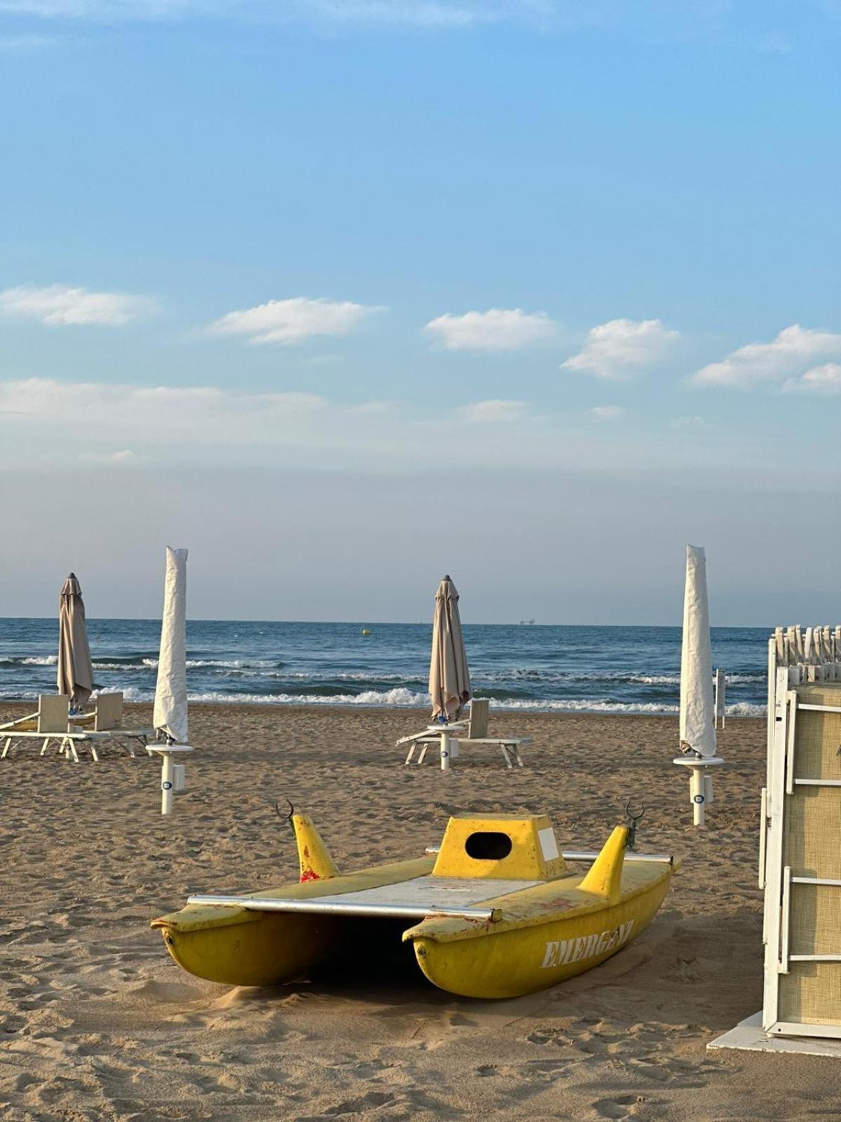 Hotel Neyra Beach ริมินี ภายนอก รูปภาพ